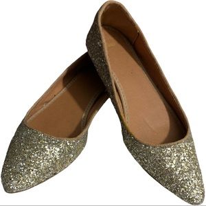 Gorgeous Gap gold colour Flat Shoes Size 6